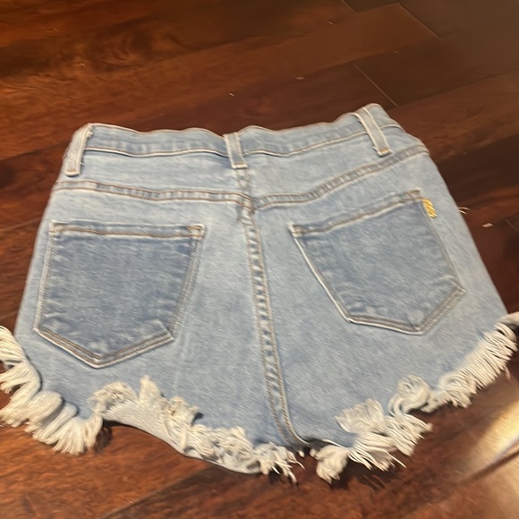 Denim shorts - Picture 2 of 3